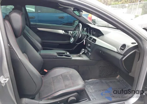 2013 Mercedes-Benz C 250 from USA, damaged, VIN WDDGJ4HB9DG059771